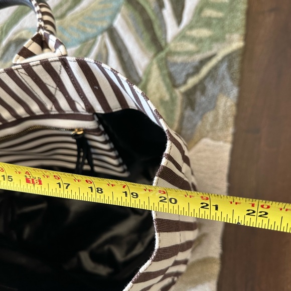 Henri Bendel Striped Weekender X-Large Tote NWOT - Picture 9 of 15